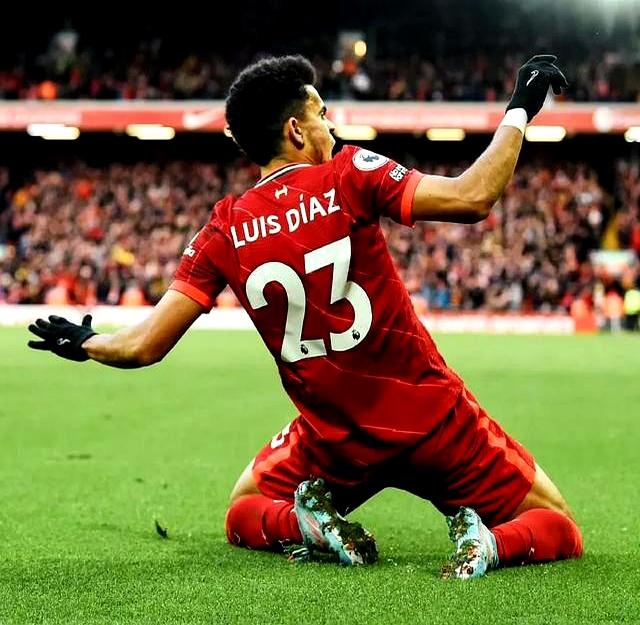 从萨拉赫在快船比赛中惊险取胜到曼城更衣室发声备战意甲，今晚上海申花调整名单——欧联节点到来的简单介绍